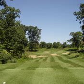 18-hole-course-at-far-oaks-golf-club