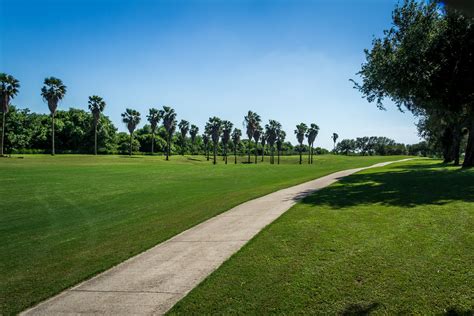 18-hole-course-at-river-bend-golf-club