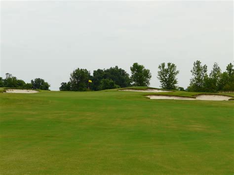 18-hole-course-at-thunder-bayou-golf-links