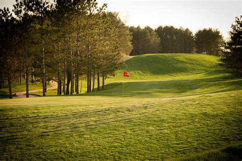 9-hole-par-3-course-at-deer-valley-country-club