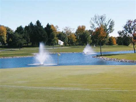 berms-river-woods-course-at-sheboygan-town-country-golf-club