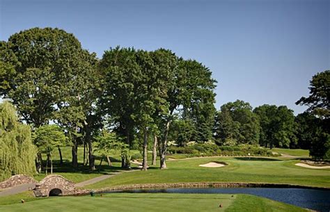 blue-grass-over-look-course-at-old-westbury-golf-country-club