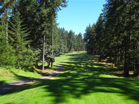 blue-green-course-at-fort-lewis-golf-course