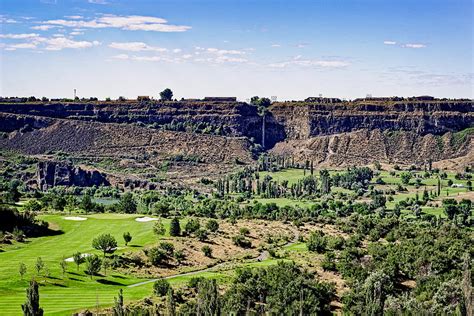 blue-lakes-country-club