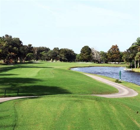 blue-red-course-at-vista-royale-golf-country-club