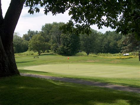 blue-red-course-at-western-turnpike-golf-course