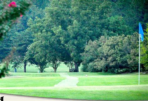 blue-white-course-at-charwood-country-club