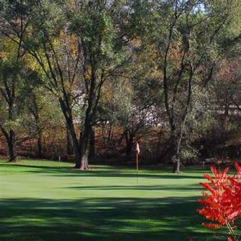 blue-white-course-at-mid-vallee-public-golf-course