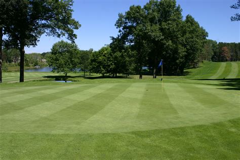 blue-white-course-at-saskatoon-golf-club