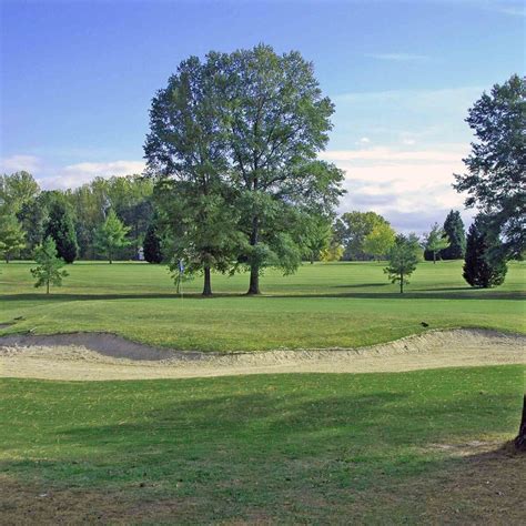 cottage-road-course-at-hollows-golf-club