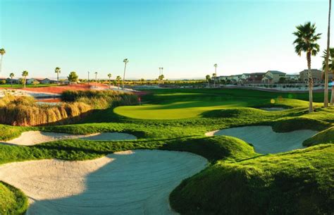 desert-valley-course-at-silverstone-golf-club