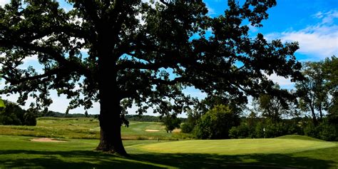 devils-lake-town-country-club