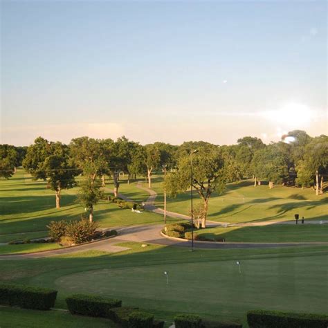 Diamond Oaks Country Club