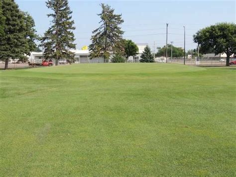 east-nine-course-at-elmwood-golf-club