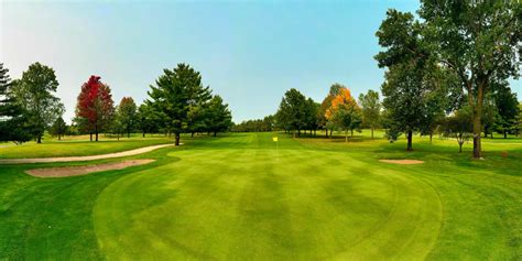 eighteen-hole-course-at-clifton-hollow-golf-club