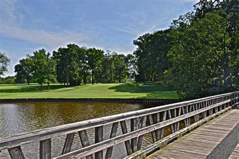 eighteen-hole-course-at-sparrows-point-country-club