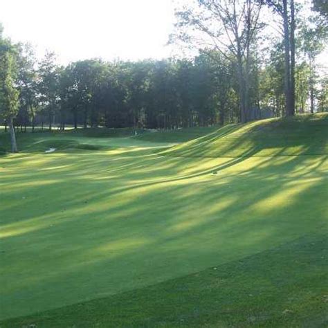 eighteen-hole-course-at-swartz-creek-golf-course