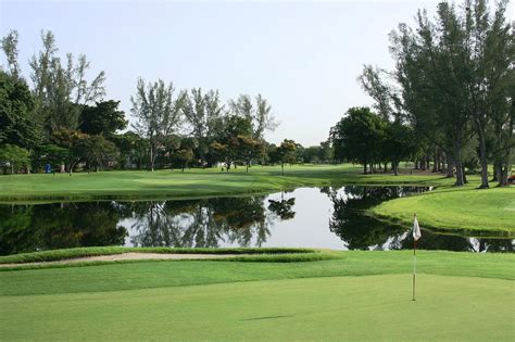 eighteen-hole-regulation-course-at-don-shulas-hotel-golf-club