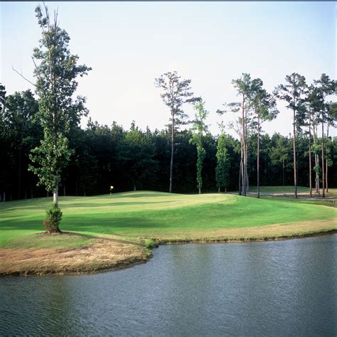 emerald-course-at-crown-park-golf-club