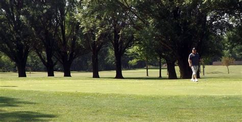 executive-course-at-cedar-creek-family-golf-center