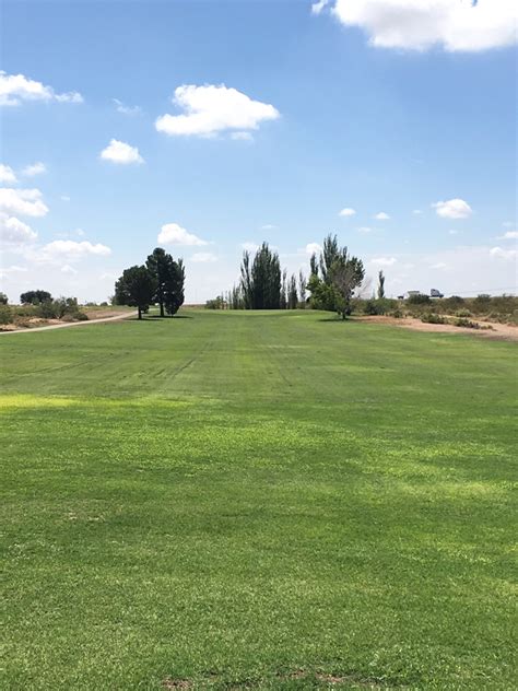 executive-course-at-lake-carlsbad-golf-course