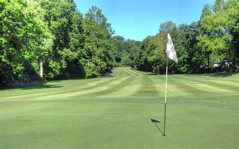 four-seasons-country-club