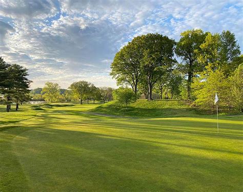 fresh-pond-golf-course