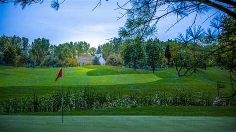 front-nine-back-nine-course-at-twin-oaks-golf-course