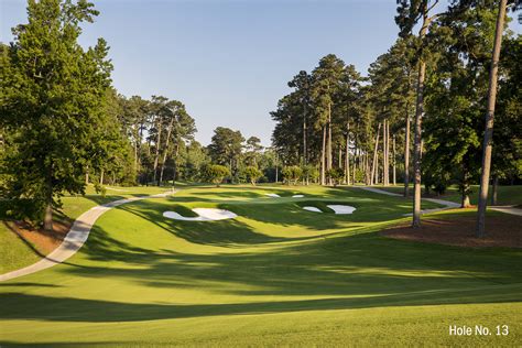 gold-course-at-golden-horseshoe-golf-club