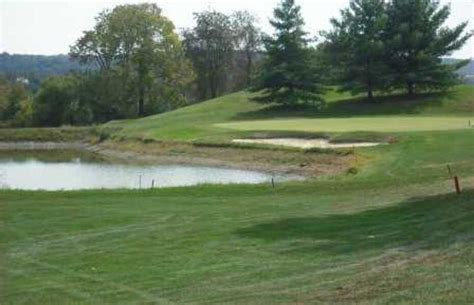 gold-green-course-at-wakefield-valley-golf-conference-center