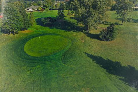 gold-red-course-at-bello-woods-golf-course