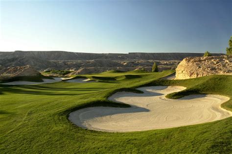 golf-course-at-thanksgiving-point