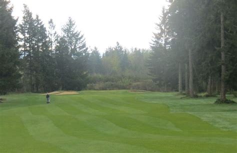 green-blue-course-at-lipoma-firs-golf-course