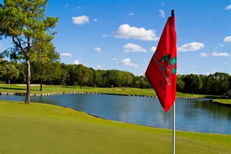 green-gold-course-at-pine-forest-country-club