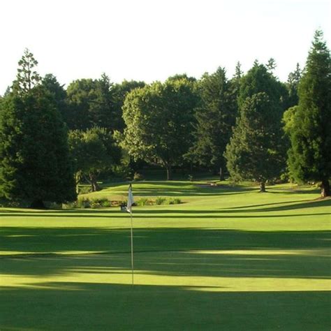 green-red-course-at-charbonneau-golf-club