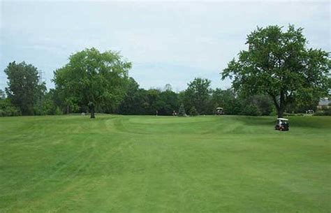 green-red-course-at-sunnybrook-golf-course