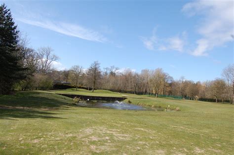 hanging-tree-golf-club