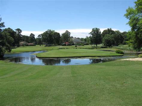 holly-tall-oaks-course-at-island-green-country-club