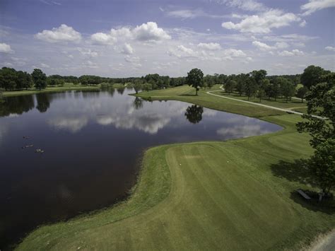 lake-road-course-at-hollows-golf-club