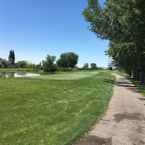 lake-side-golf-course