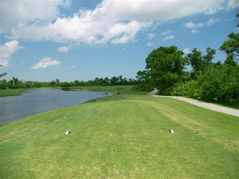 lakes-course-at-sandridge-golf-club