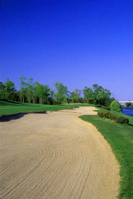 lakes-ravine-course-at-waterway-hills-golf-course