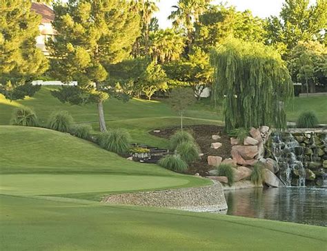 lakes-sunrise-course-at-spanish-trail-country-club