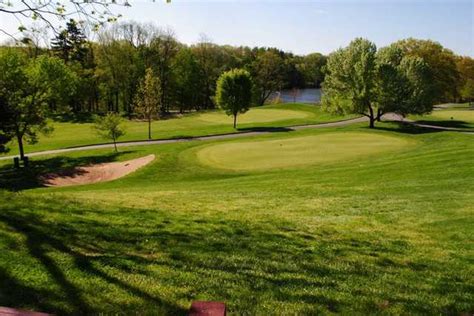 lakeside-pines-course-at-blue-hill-golf-course