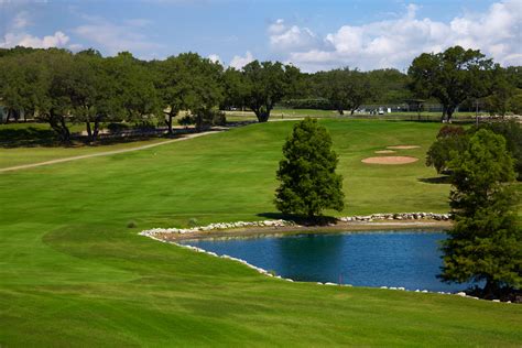 live-oak-course-at-clubs-of-lakeway