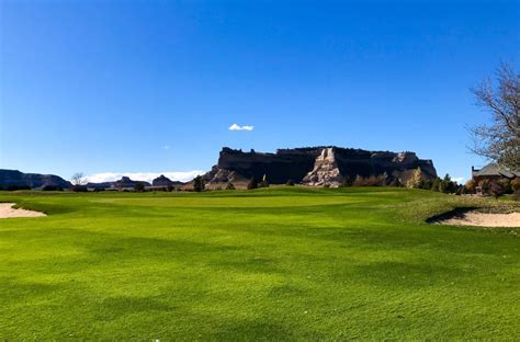 monument-shadows-golf-course