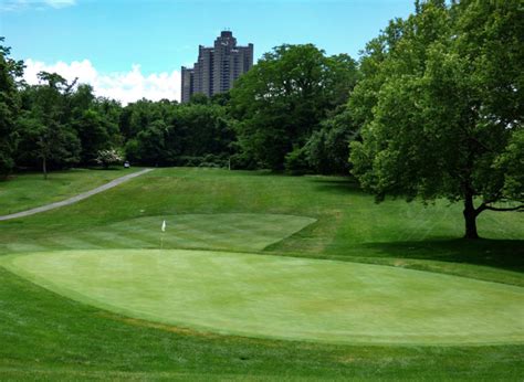 mosholu-golf-course-driving-range