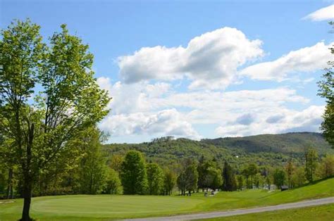 mountain-forest-course-at-stratton-mountain-country-club