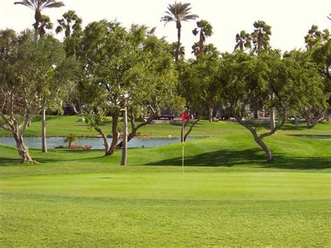 nine-hole-course-at-outdoor-resort-country-club