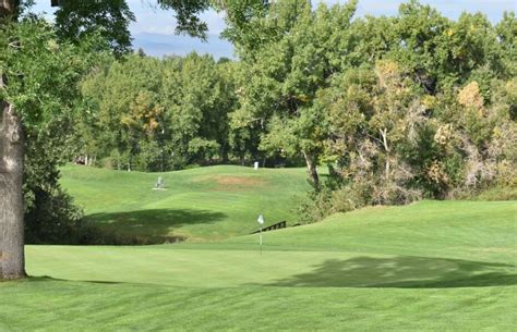 nine-hole-course-at-south-suburban-golf-course